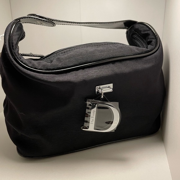 Description
Dior beauty cosmetic bag
14.5x12x5cm - Picture 2 of 10